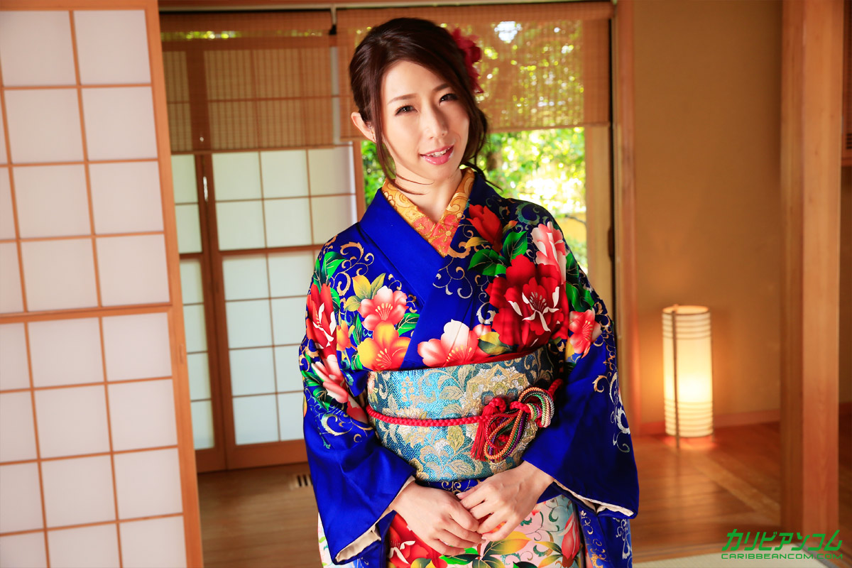 CR-011124-001 Kimono Anthology 3