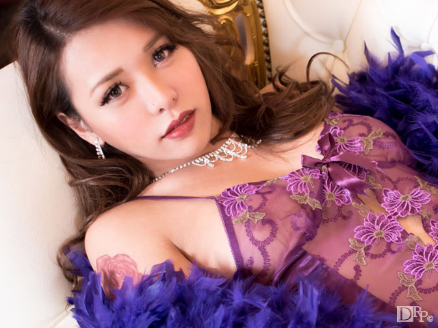 Magumi Is a Pretty Shemale