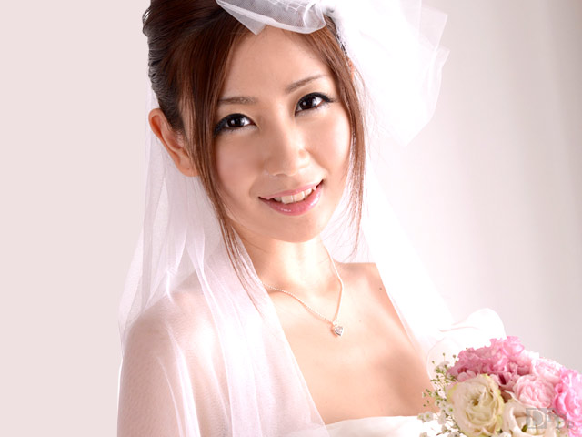 The Bride Runs Away: Can Not Forget Your Voice and Face